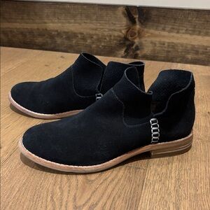Clark’s Edenvale Bella Black Suede Ankle Boots